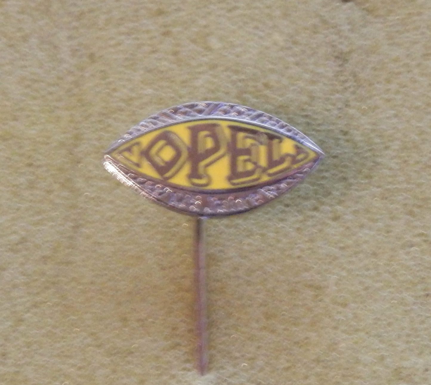Emaille speld 125 jaar Opel , jaren 80