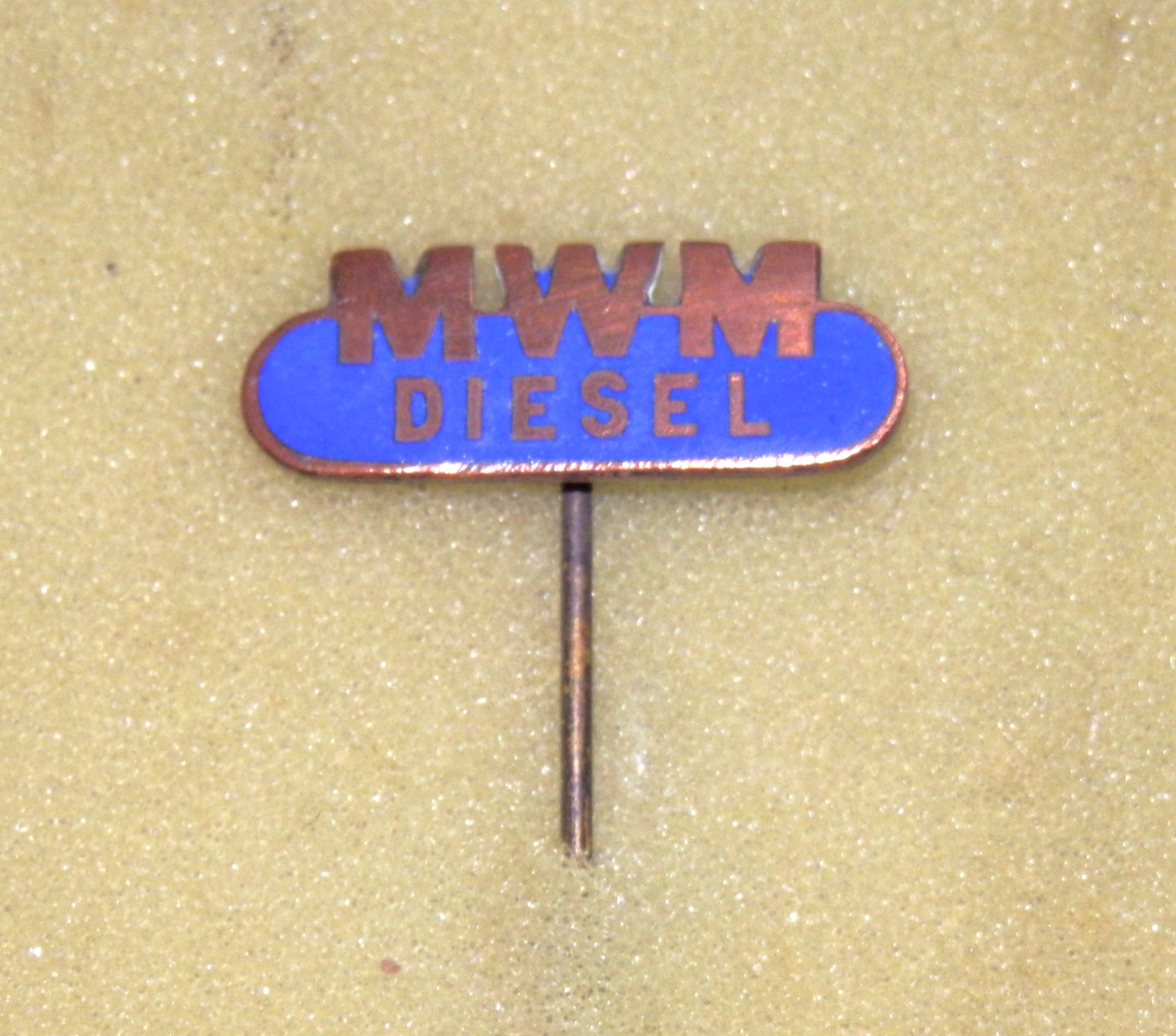 Emaille Speld MWM Diesel, jaren 60