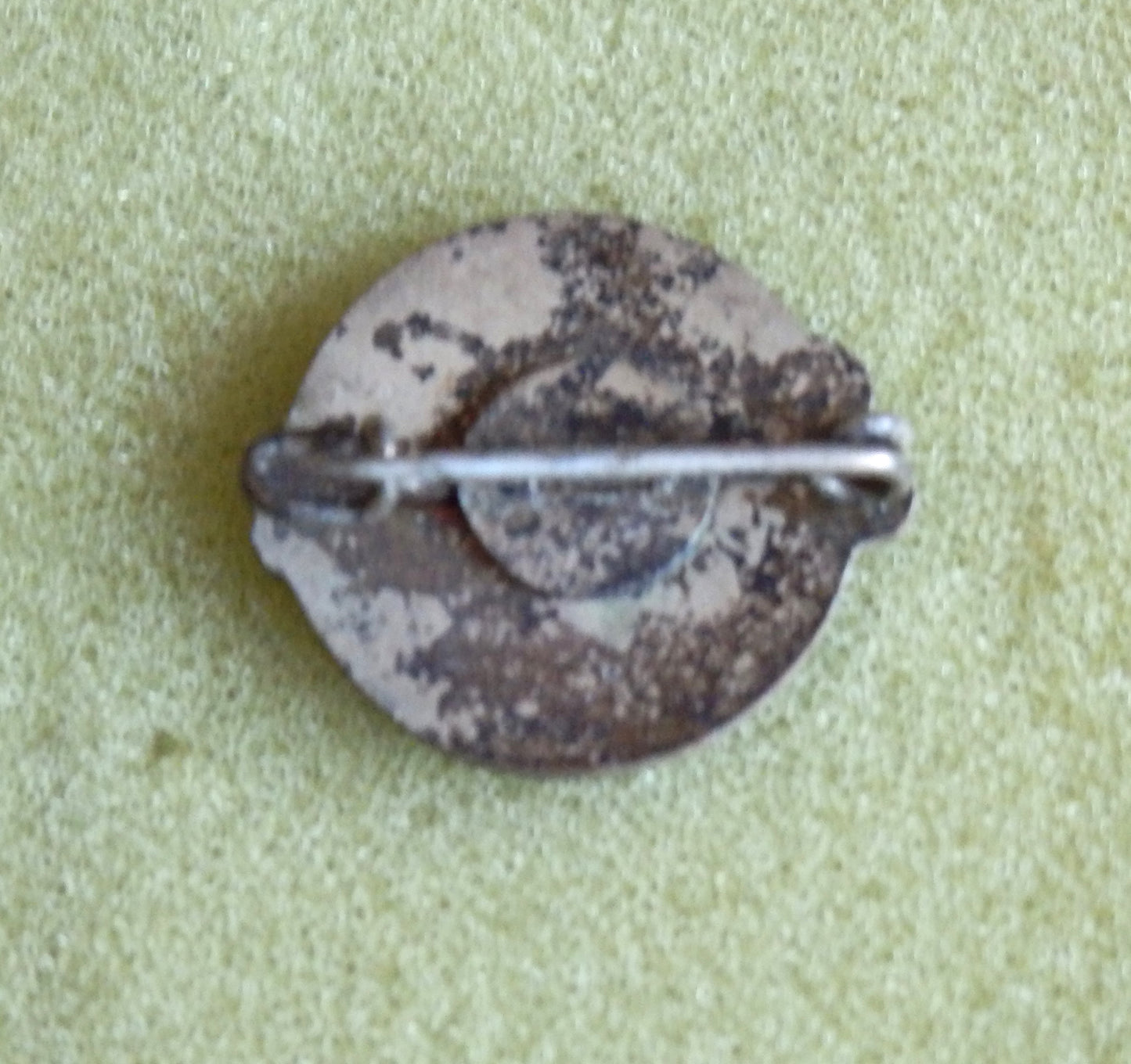 Emaille broche speld Eicher, Origineel jaren 60