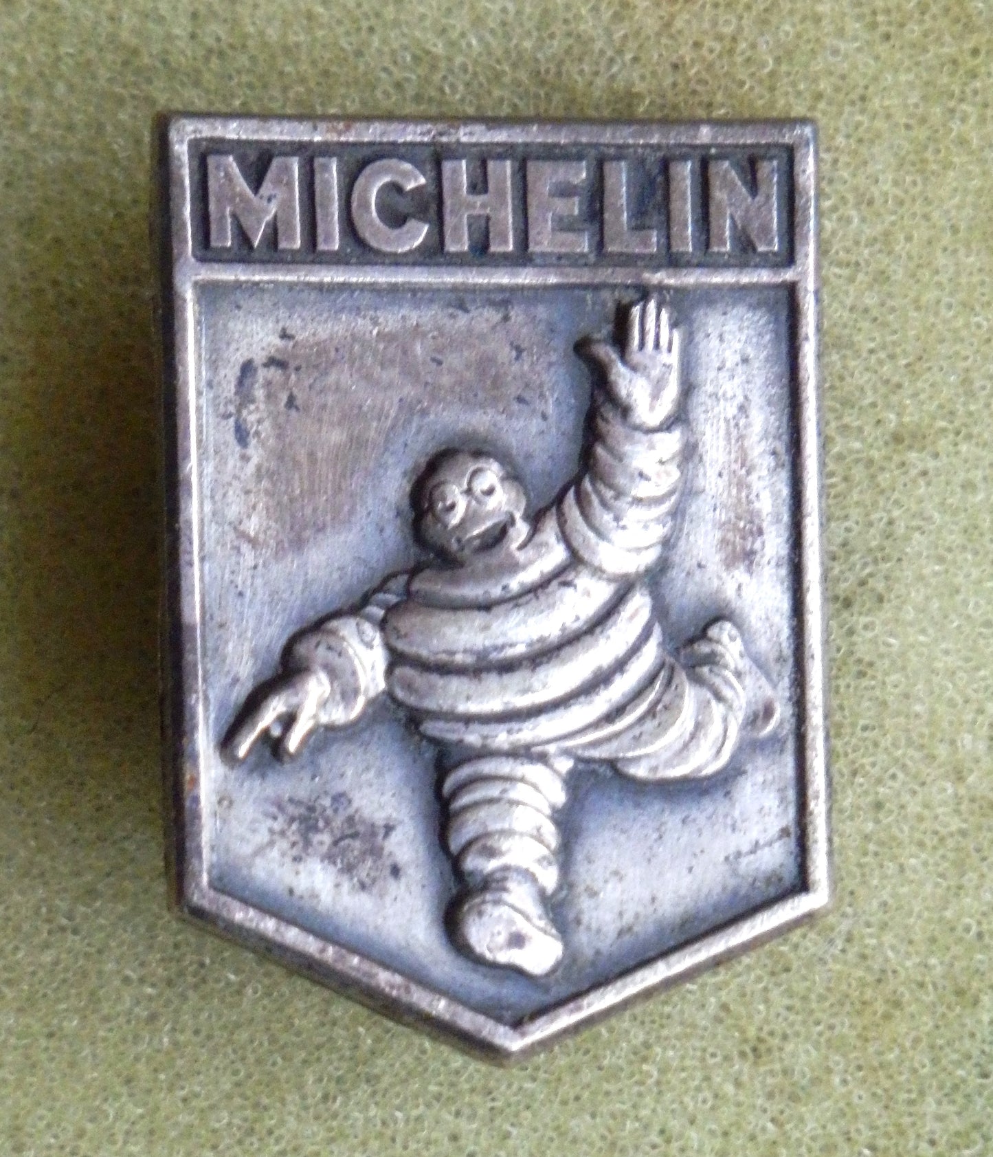 Grote Michelin Broche - speld, Jaren 60